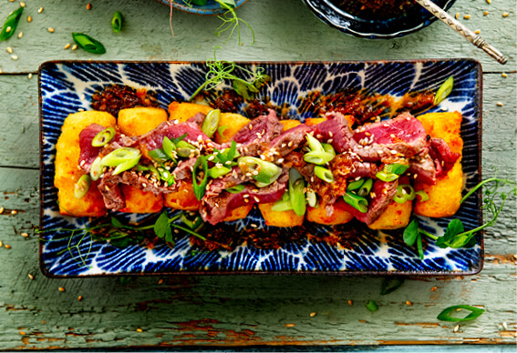 Afbeelding recept Beef tataki met aardappelkroketjes en sesam